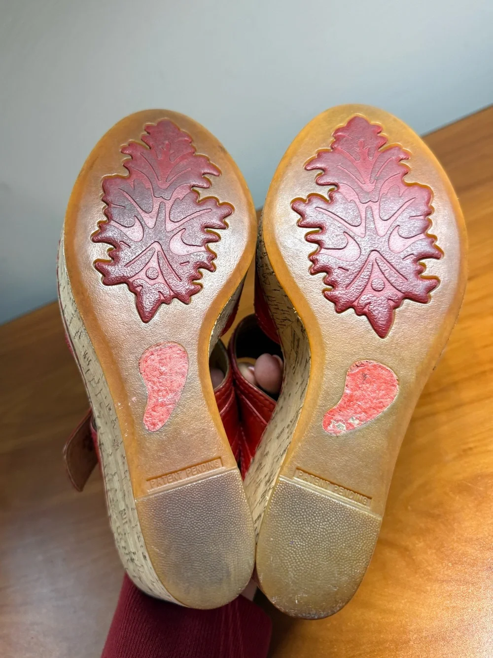 Born Red Leather Slip On Wedge Heel Sandal Gold Buckle Detail Comfort‎ 9/40.5